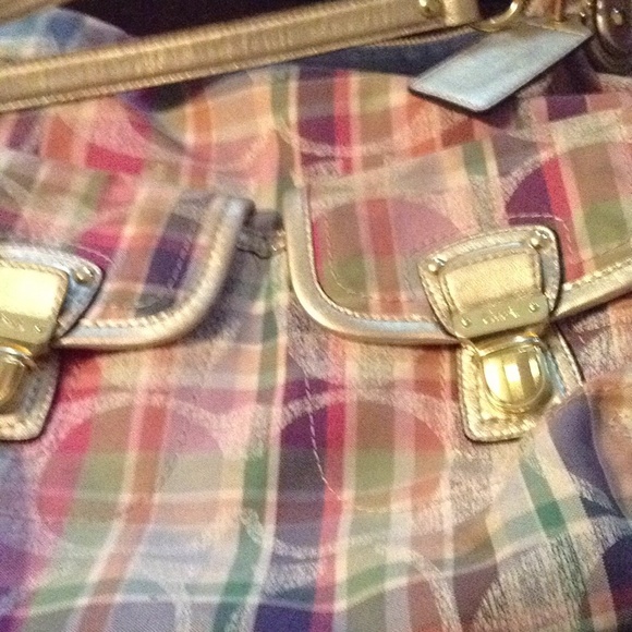Coach beautifull bag with pockets in front - Picture 1 of 3