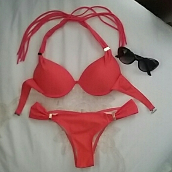 Sexy bright orange bikinl