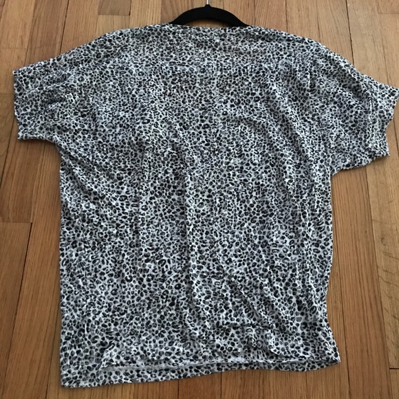 Forever 21 Animal Print TShirt In Size Small - Picture 4 of 4