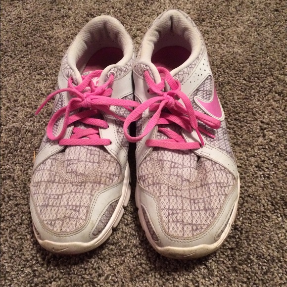 Nike Tennis Shoes - Picture 3 of 4