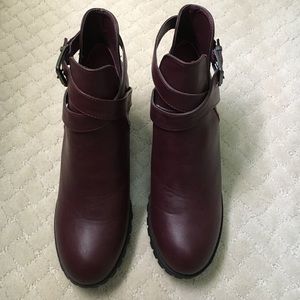 Brand new maroon booties