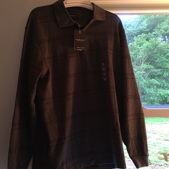 VanHeusen wrinkle Free collared shirt make offers!