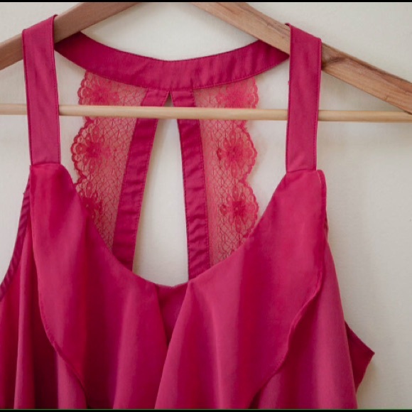 SALE✨Berry Racerback Blouse - Picture 2 of 3