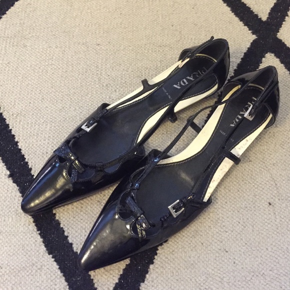 Prada black patent leather flats - Picture 1 of 3