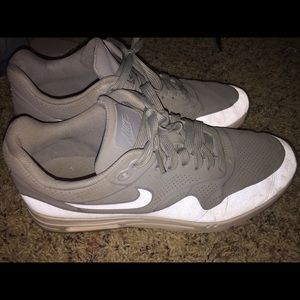 womens nike air max moir