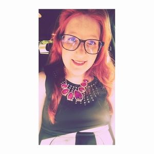 Meet your Posher, Caitlin