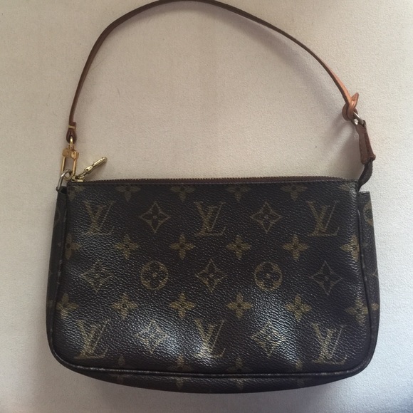 TRADED W/Janeness LV Monogram Wristlet