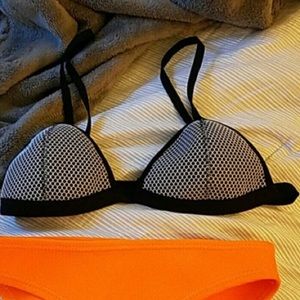 Dupe Triangl bikini top