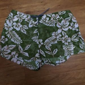 Hawaiian print Patagonia swim/active shorts!
