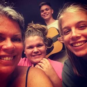 Meet your Posher, Pamela