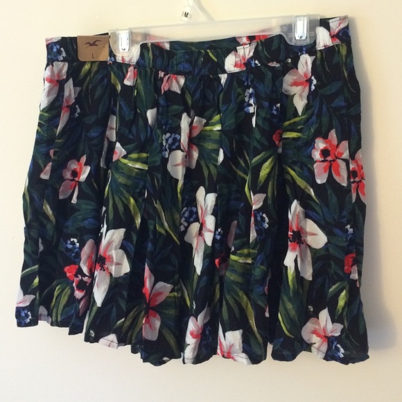 !!SOLD!! Hollister high rise shorts - Picture 2 of 4