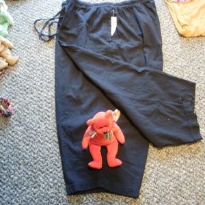 "White Stag."  Capris. NWT.  (Black) Reduced