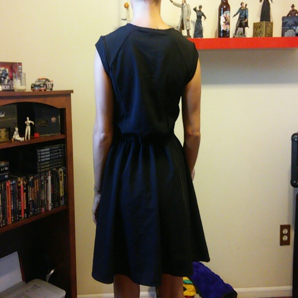 H&M BLACK DRESS WITH ZIPPER FRONT - Picture 3 of 4