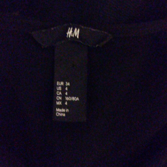 H&M BLACK DRESS WITH ZIPPER FRONT - Picture 4 of 4