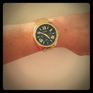 ❗️REDUCED❗️Fossil watch. Navy face and gold band