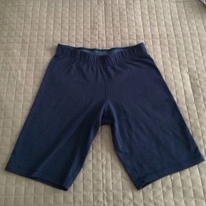 Lululemon navy long shorts / short crops - size 6