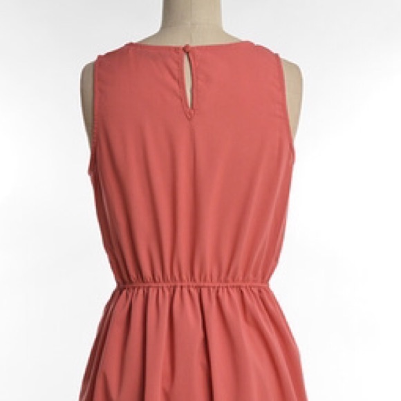 LAST ONE! Doe & Rae Coral Scalloped Dress - Picture 4 of 4