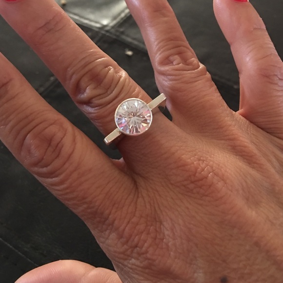 Ring - Picture 2 of 4