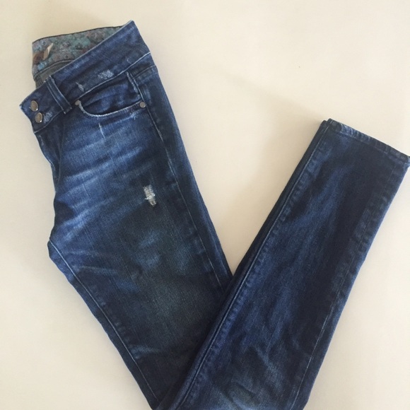 Paige Distressed Skinny Jeans - size 28x32