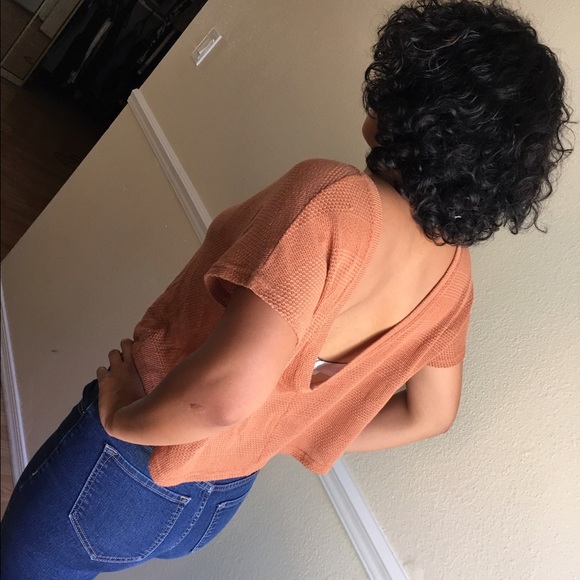 ❌❌SOLD❌❌ Burnt orange crop top, súper cute! - Picture 2 of 3