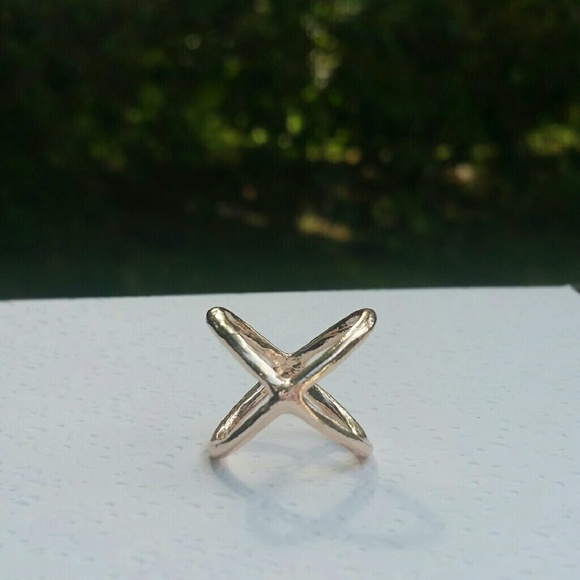 SOLD NWOT 9K Rose Gold Filled X Ring - Picture 1 of 3
