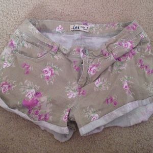 Lei Floral Shorts