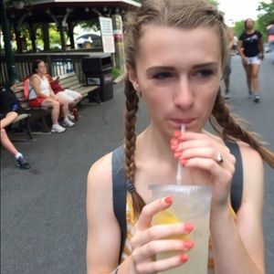 Meet your Posher, Christina