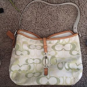 Authentic Coach shoulder bag good condition