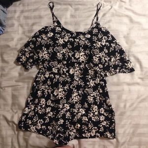 ❣New With Tags❣ F21 Black/Taupe Floral Romper