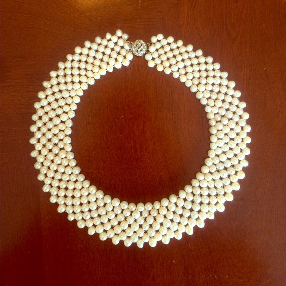 Gorgeous Pearl Choker