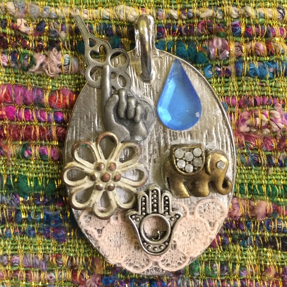 Pendant - Picture 1 of 2