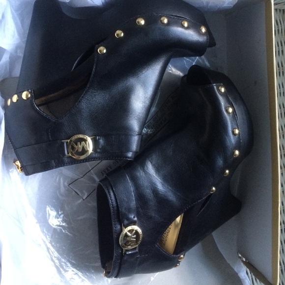 Micheal kors black shoes