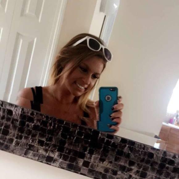 Meet your Posher, Lindsay - Picture 1 of 1