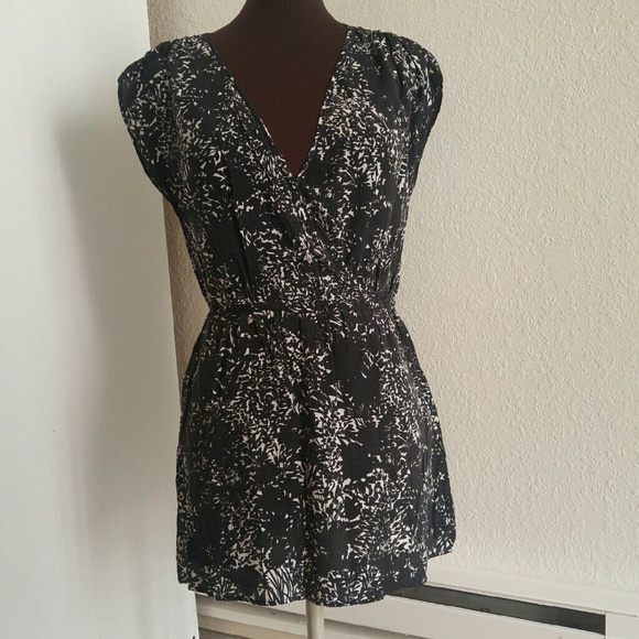 Kimchi Blue 100% Silk Sleeveless Print Tunic Top