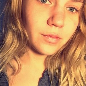 Meet your Posher, Carlee