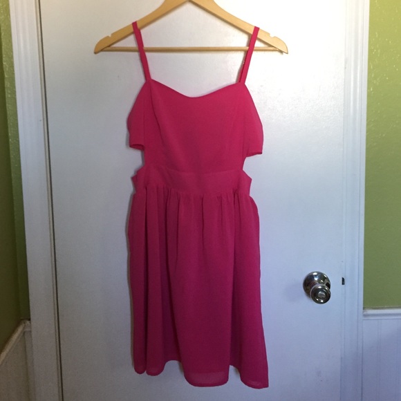 Spring-summer cutout dress in hot pink