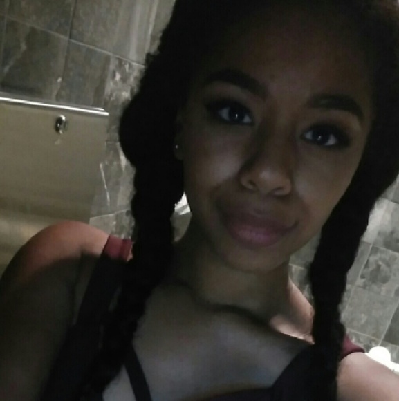 Meet your Posher, Zahra