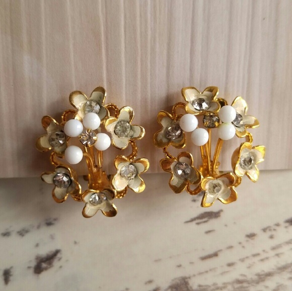 Vintage Jewelry - Vintage Austria clip earrings enamel rhinestones