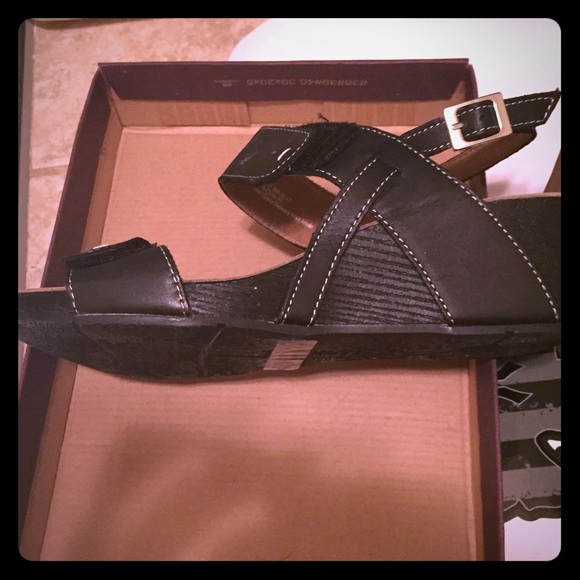 Clarks sandals 9M black