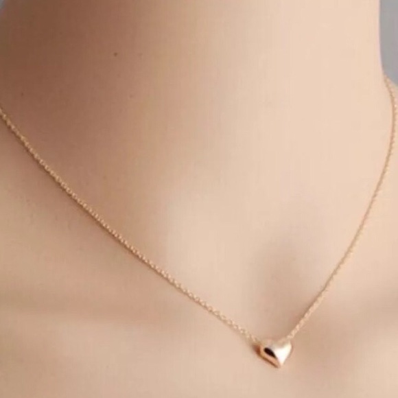 🆕 Petite Heart Pendant Necklace - Picture 2 of 4