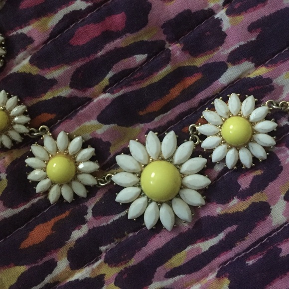 Sunflower Necklace - Picture 2 of 2