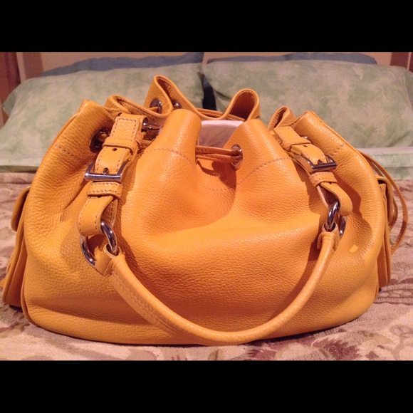 Prada drawstring bucket Vitello daino handbag. - Picture 2 of 3