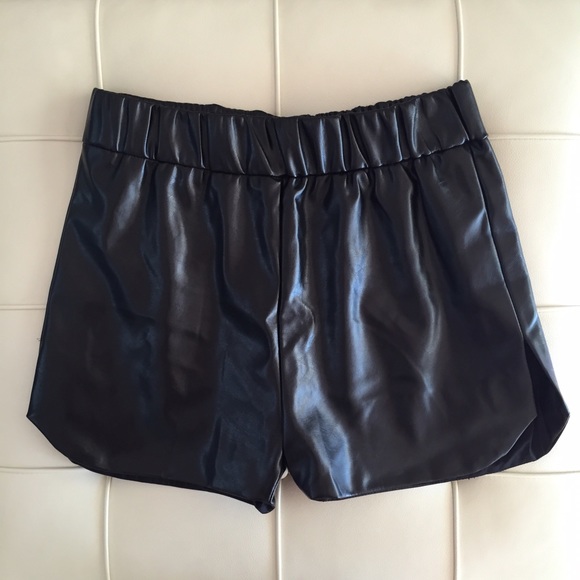 [d.efect] Faux leather shorts - Picture 3 of 3