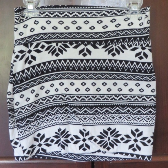 Snowflake Aztec pencil skirt