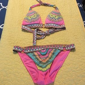 Victoria secret bathing suit too 34D bottom medium