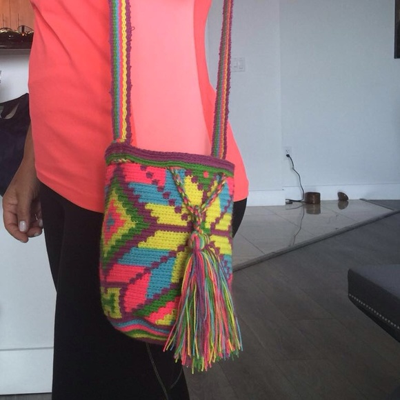 HAND MADE WAYUU BAG - Picture 2 of 2