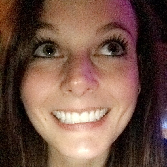 Meet your Posher, Jennifer - Picture 1 of 1