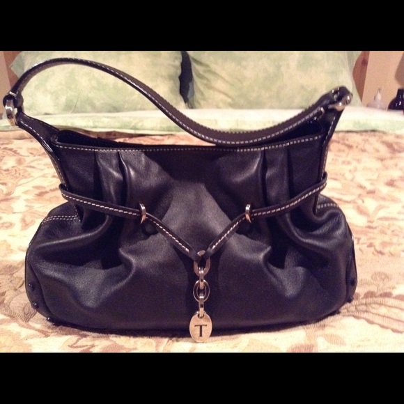 Tod's black leather shoulder bag