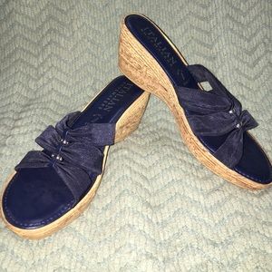 Blue wedges