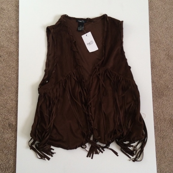 Fringe Vest - Picture 2 of 4